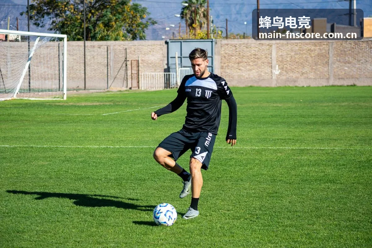 蜂鸟电竞赛事资讯头条：夏季赛季后赛战队首发阵容公布