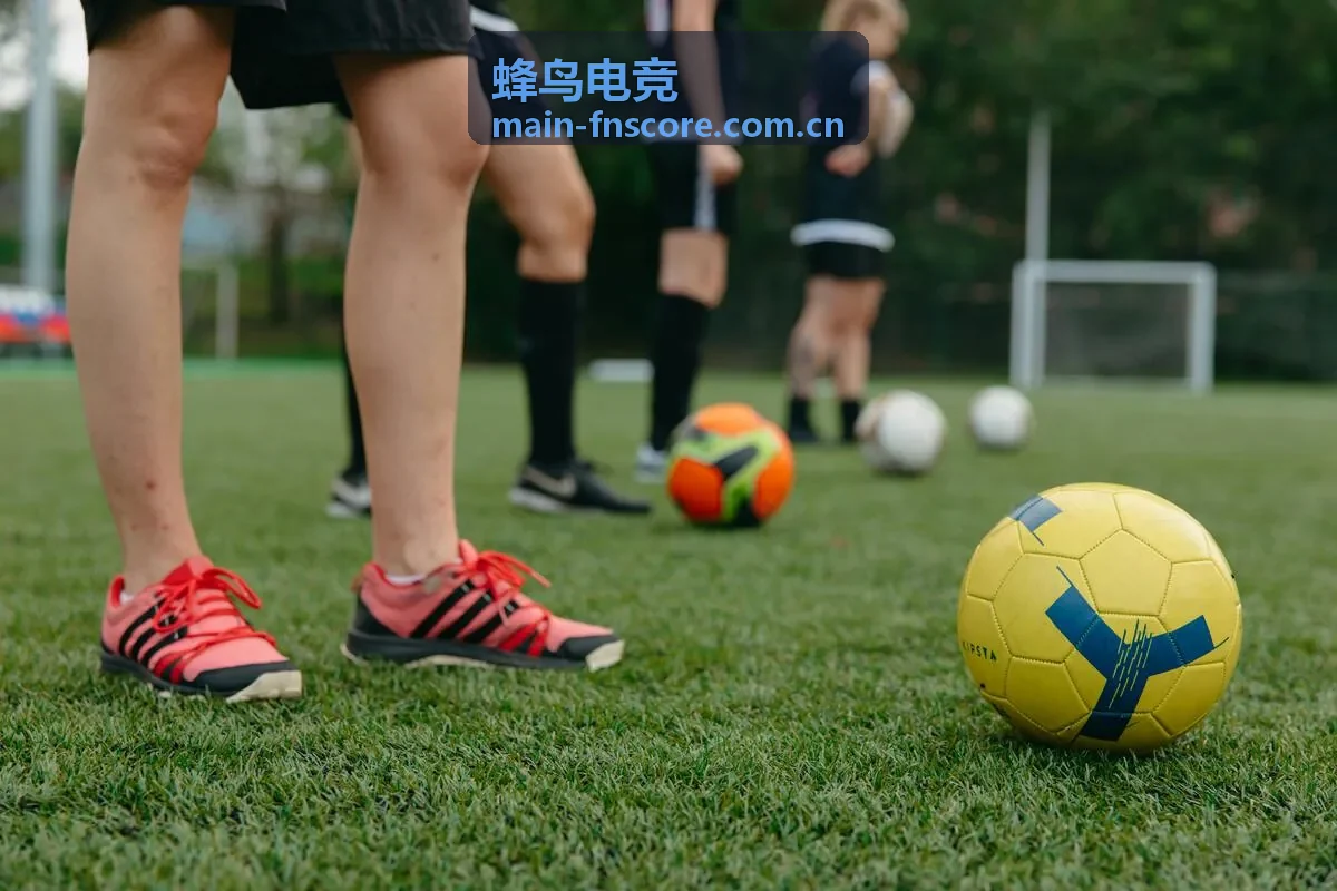 蜂鸟电竞快讯：和平精英职业联赛新版本适应训练